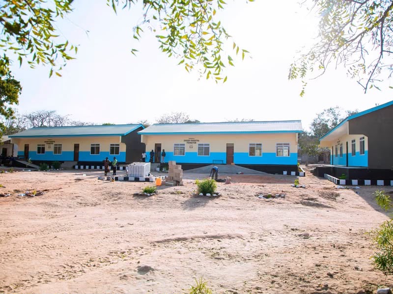 MAVUNDE AKABIDHI MADARASA NANE KATIKA SHULE YA MSINGI MAKUTUPORA KWA GHARAMA YA SHILINGI MILIONI 202.4